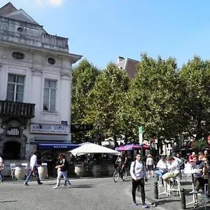 https://impeccable-2-bed-apartment-in-bruxelles.brusselshotelsbook.com